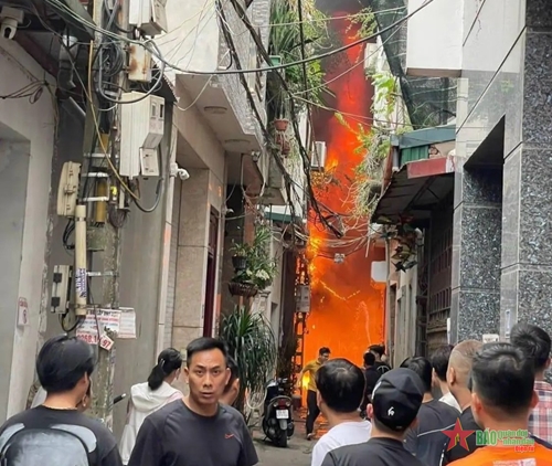 Hà Nội: Cháy lớn ở chợ Ninh Hiệp, chưa ghi nhận có thiệt hại về người

